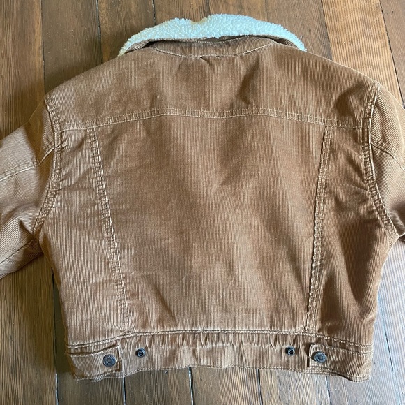 Levi’s cropped corduroy jacket with faux sheepskin lining - Picture 6 of 8
